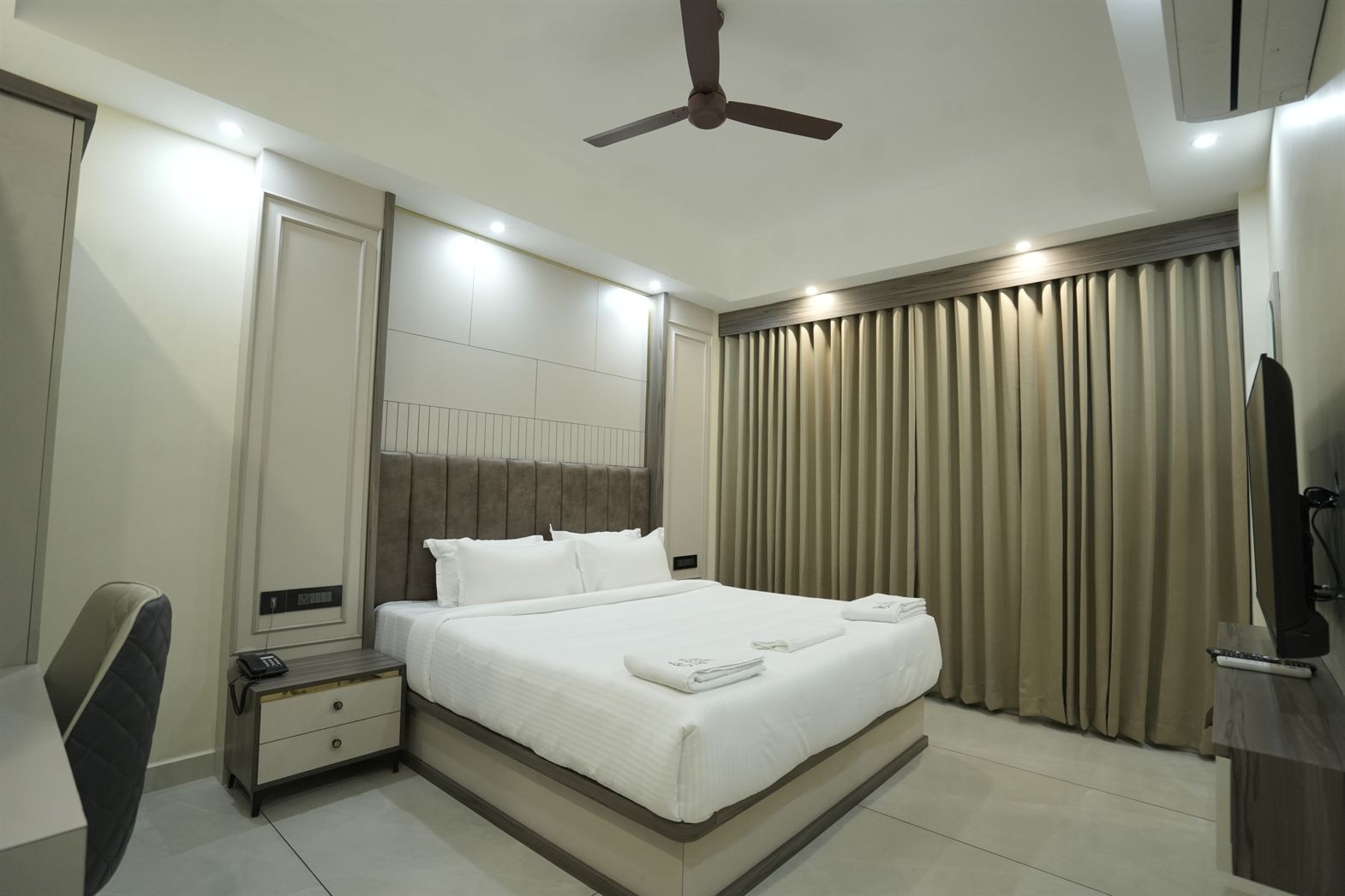 Family Room beds at Time Square Inn